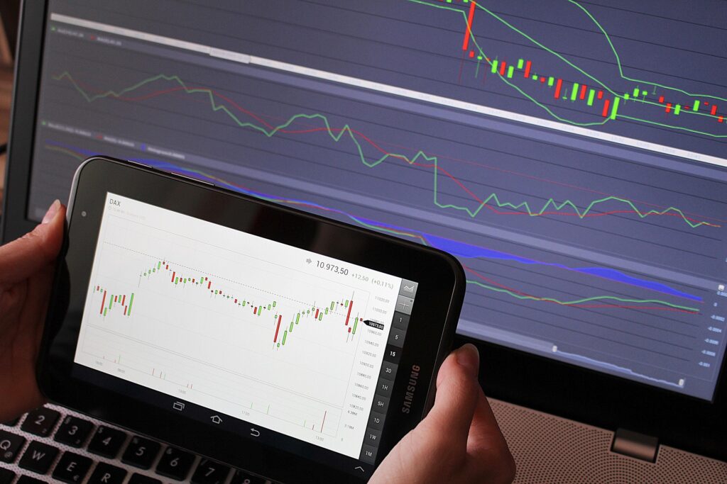 How do you read stock graphs